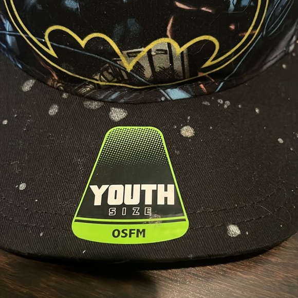 Batman youth hat NWT - Picture 2 of 8